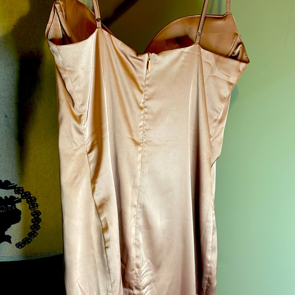 Oh Polly 1458 Batch G-Rose Gold 14 dress NWT. - Picture 4 of 4